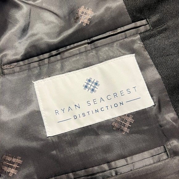 40R Ryan Seacrest Distinction Dark Burgundy & Black Geometric Dinner Jacket - Picture 4 of 9